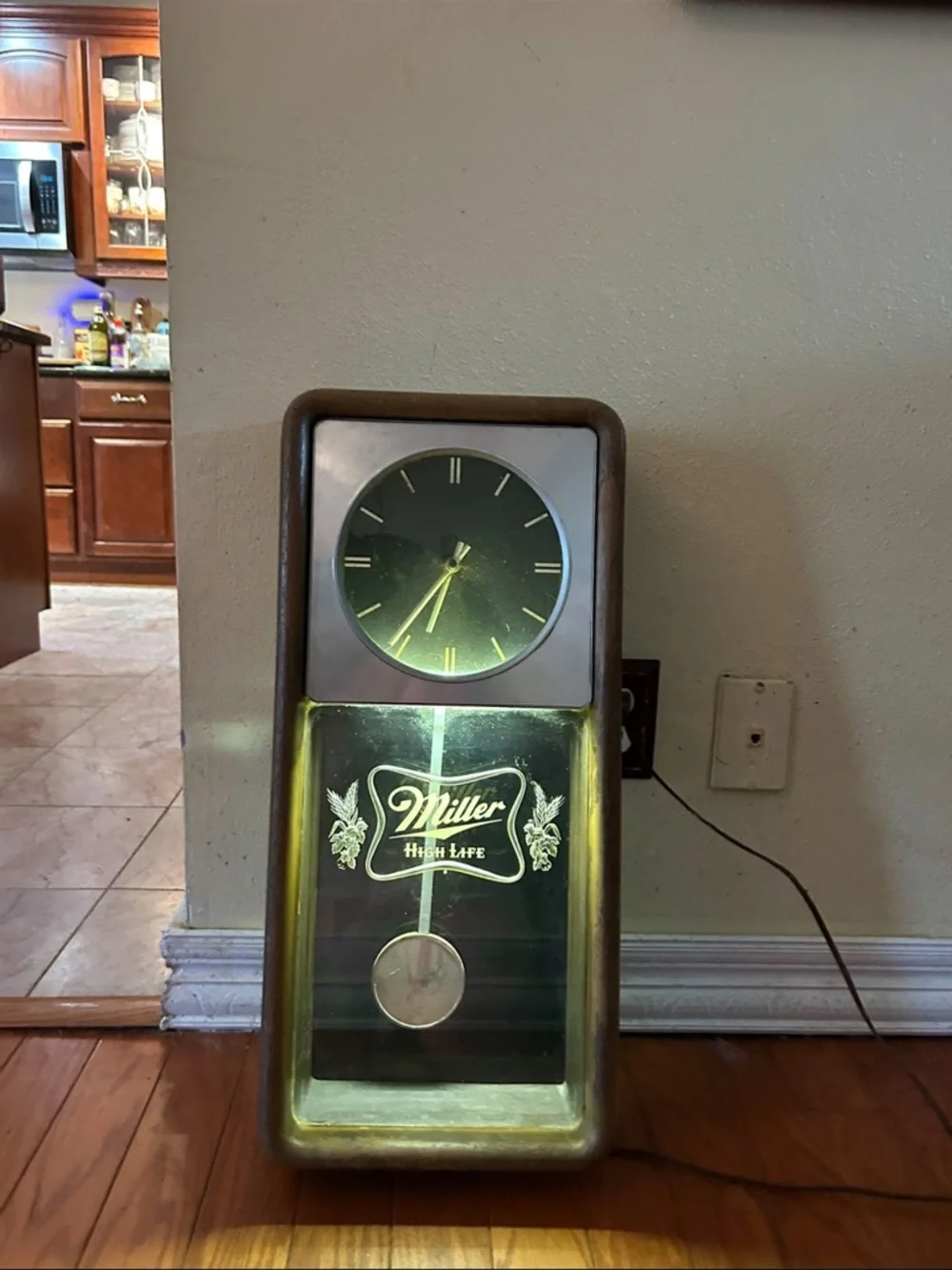 Vintage‎ Clock Miller Beer Lite High Life Faux Wood Grain Frame Pendulum 1983